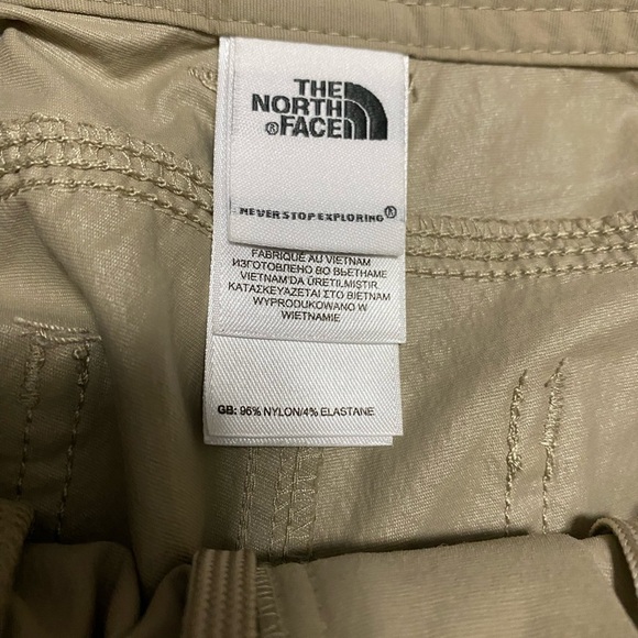 The North Face Woman’s Khaki Tan Hiking Shorts Size 2.  Quick Dry Fabric. - Picture 9 of 14